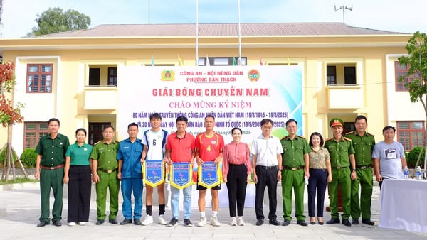 KHAI MẠC GIẢI BÓNG CHUYỀN NAM CHÀO MỪNG KỶ NIỆM 80 NĂM NGÀY TRUYỀN THỐNG CÔNG AN NHÂN DÂN VIỆT NAM VÀ 20 NĂM NGÀY HỘI TOÀN DÂN BẢO VỆ AN NINH TỔ QUỐ