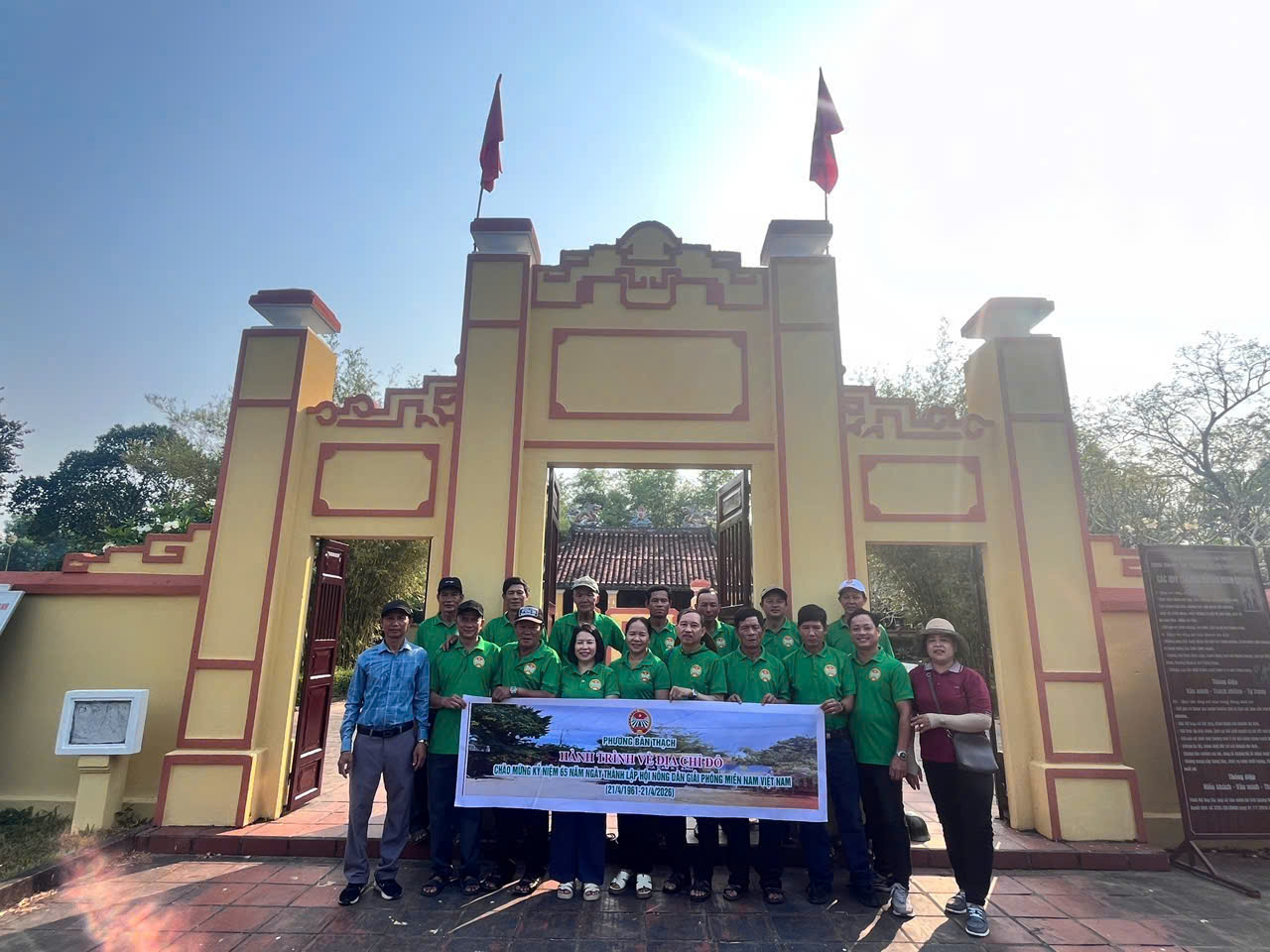 Hội Nông dân phường Bàn Thạch hành trình về địa chỉ đỏ