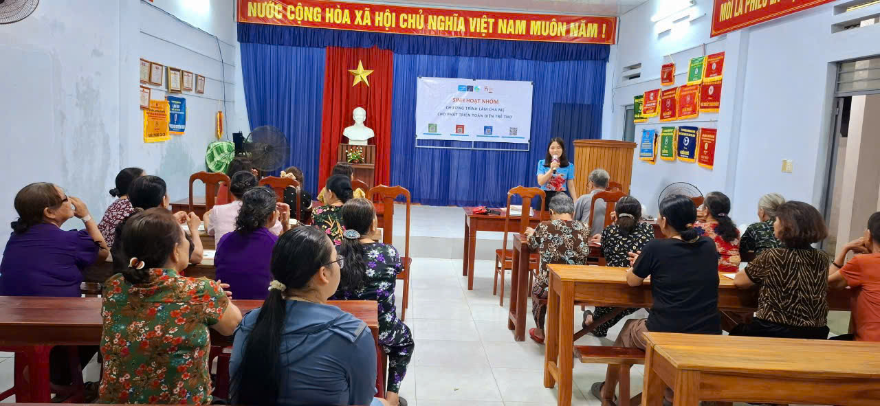 HỘI LHPN PHƯỜNG BÀN THẠCH TỔ CHỨC CHƯƠNG TRÌNH SINH HOẠT NHÓM LÀM CHA MẸ