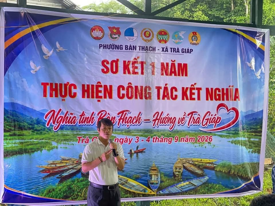 đ/c Võ Thanh Cung -UVBTV, CT UBMTTQ Việt Nam phường phát biểu tại buổi sơ kết